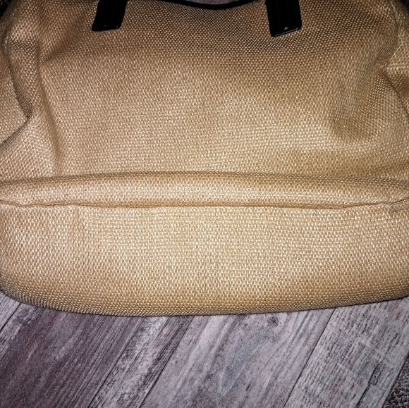 EUC Tory Burch Purse - Picture 4 of 8